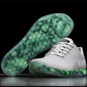 No Bull Lifting sneakers